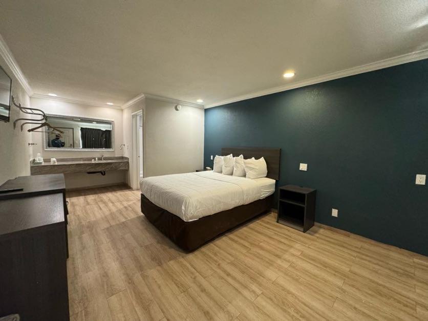 מלון Baymont By Wyndham בייקרספילד מראה חיצוני תמונה